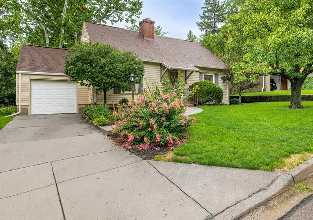 Photo 1 of Single family home for sale at 201 S Pelham Dr, Dayton, OH 45429 | MLS# 964828 | Listing updated on 2026-08-30