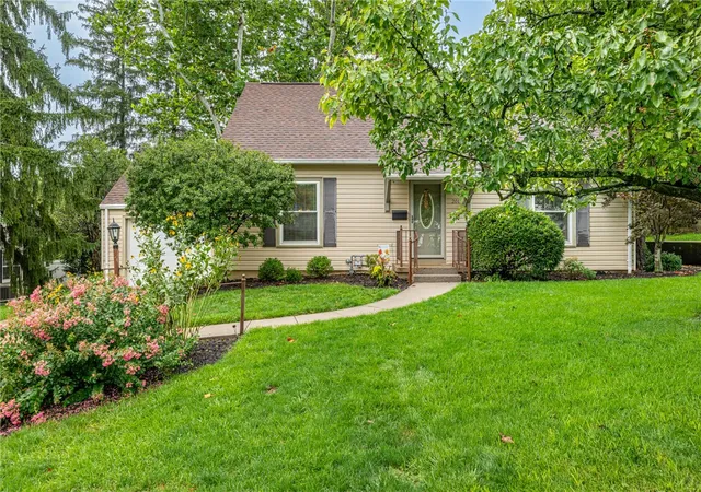 Photo 2 of Single family home for sale at 201 S Pelham Dr, Dayton, OH 45429 | MLS# 964828 | Listing updated on 2026-08-30