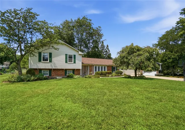 Photo 1 of Single family home for sale at 6621 Statesboro Rd, Dayton, OH 45459 | MLS# 966594 | Listing updated on 2026-09-22
