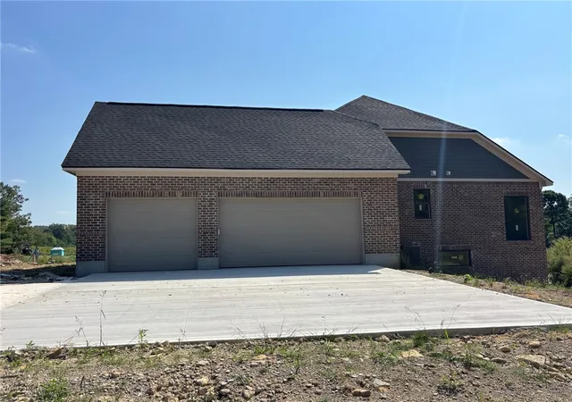 Photo 4 of Single family home for sale at 613 Christopher Dr, Dayton, OH 45458 | MLS# 966555 | Listing updated on 2026-09-09