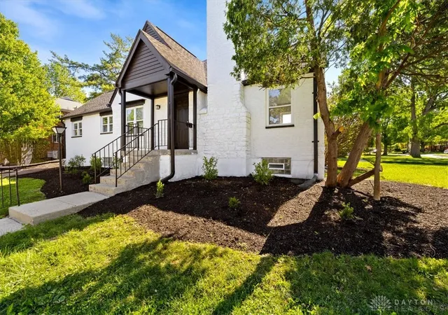Photo 4 of Single family home for sale at 2860 Shafor Blvd, Dayton, OH 45419 | MLS# 966609 | Listing updated on 2026-09-11