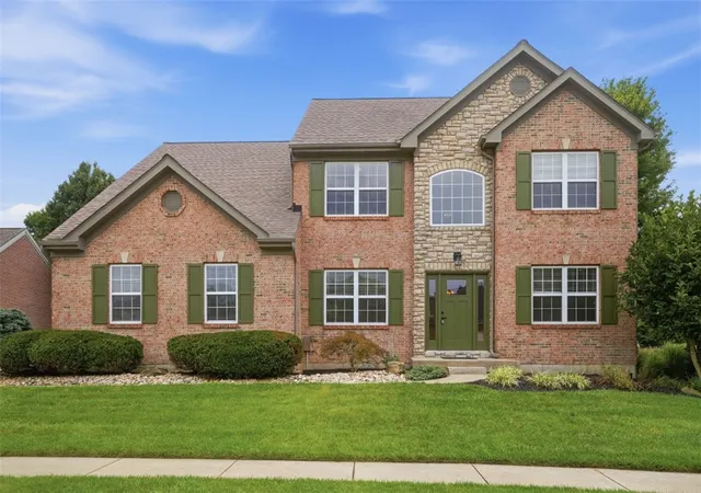 Photo 2 of Single family home for sale at 1325 Tecumseh Dr, Maineville, OH 45039 | MLS# 966656 | Listing updated on 2026-09-11