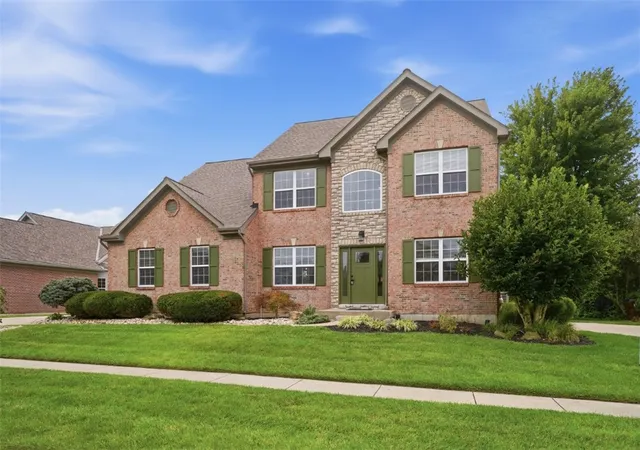 Photo 2 of Single family home for sale at 1325 Tecumseh Dr, Maineville, OH 45039 | MLS# 966656 | Listing updated on 2026-09-11