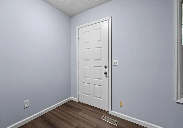 Photo 4 of Single family home for sale at 9595 Pence Jones Rd, Waynesville, OH 45068 | MLS# 966672 | Listing updated on 2026-09-03