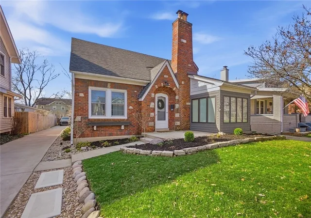 Photo 3 of Single family home for sale at 252 Aberdeen Ave, Oakwood, OH 45419 | MLS# 965924 | Listing updated on 2026-09-20