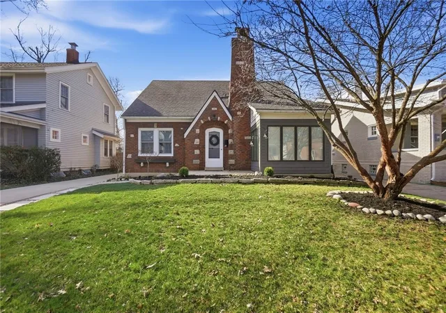 Photo 3 of Single family home for sale at 252 Aberdeen Ave, Oakwood, OH 45419 | MLS# 965924 | Listing updated on 2026-09-20