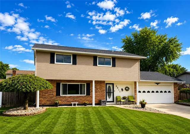 Photo 1 of Sale Pending at 6811 Locustview Dr, Dayton, OH 45424 | MLS# 966710 | Listing updated on 2026-09-04