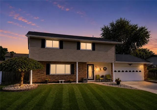 Photo 2 of Sale Pending at 6811 Locustview Dr, Dayton, OH 45424 | MLS# 966710 | Listing updated on 2026-09-04
