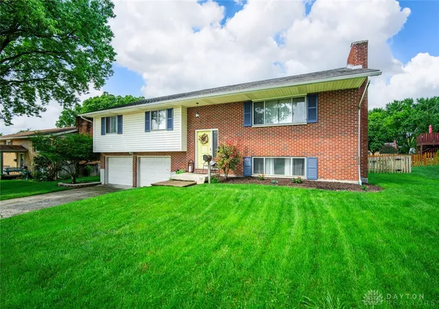 Photo 3 of Single family home for sale at 717 E Mcguire St, Miamisburg, OH 45342 | MLS# 966745 | Listing updated on 2026-09-24