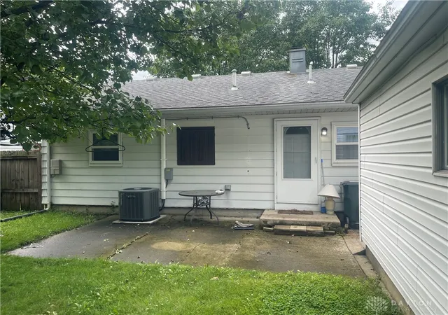 Photo 3 of Single family home for sale at 124 Helke Rd, Vandalia, OH 45377 | MLS# 966760 | Listing updated on 2026-09-29