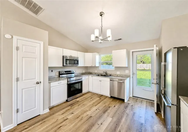 Photo 4 of Single family home for sale at 169 Brookmoor Dr, Brookville, OH 45309 | MLS# 966762 | Listing updated on 2026-09-11