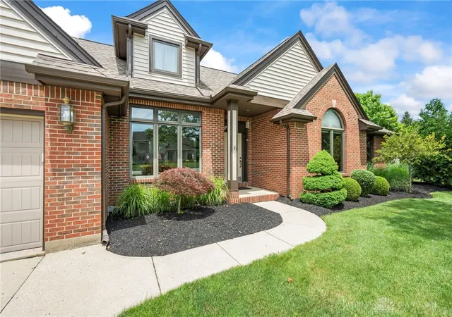 Photo 2 of Sale Pending at 2335 Blackoak Dr, Troy, OH 45373 | MLS# 966388 | Listing updated on 2026-09-09