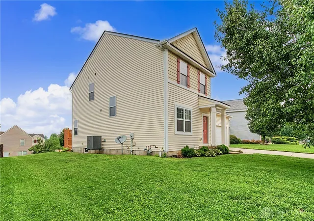 Photo 3 of Sale Pending at 533 Lake Front Dr, Lebanon, OH 45036 | MLS# 966326 | Listing updated on 2026-10-06