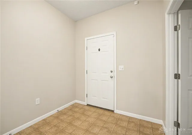 Photo 4 of Sale Pending at 533 Lake Front Dr, Lebanon, OH 45036 | MLS# 966326 | Listing updated on 2026-10-06
