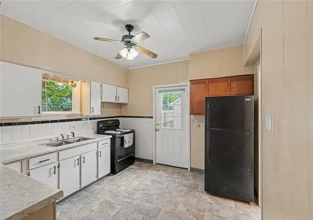 Photo 4 of Single family home for sale at 2404 Sherman Ave, Middletown, OH 45044 | MLS# 965812 | Listing updated on 2026-09-09