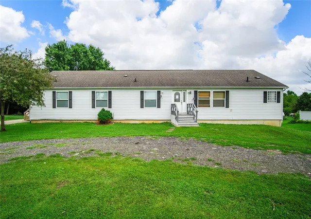 Photo 3 of Single family home for sale at 5280 Alert New London Rd, Hamilton, OH 45013 | MLS# 966412 | Listing updated on 2026-09-28