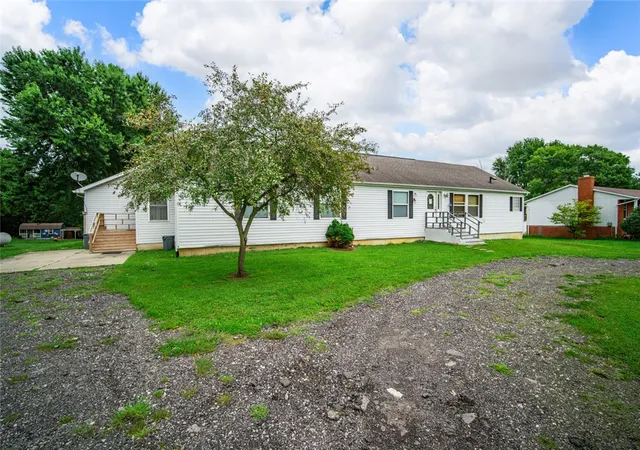 Photo 4 of Single family home for sale at 5280 Alert New London Rd, Hamilton, OH 45013 | MLS# 966412 | Listing updated on 2026-09-28
