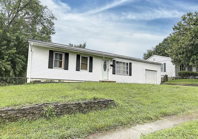 Photo 3 of Sale Pending at 243 W Garland Ave, Fairborn, OH 45324 | MLS# 966838 | Listing updated on 2026-08-31