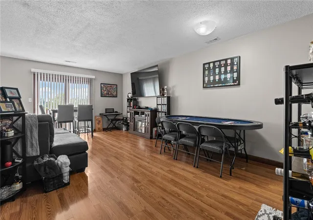 Listing Photo 4 - Condo for sale in building located at 7827 Prt Cir, Dayton, OH 45459