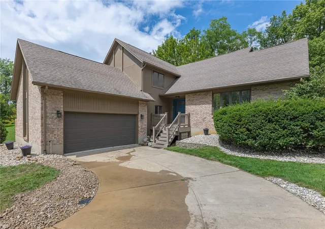 Photo 1 of Single family home for sale at 1828 W Tamarron Ct, Springboro, OH 45066 | MLS# 966796 | Listing updated on 2026-09-11