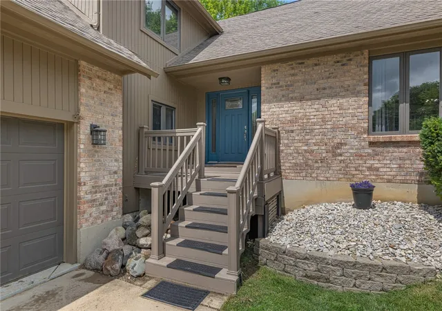 Photo 2 of Single family home for sale at 1828 W Tamarron Ct, Springboro, OH 45066 | MLS# 966796 | Listing updated on 2026-10-02