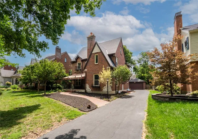 Photo 2 of Single family home for sale at 220 Greenmount Blvd, Oakwood, OH 45419 | MLS# 966912 | Listing updated on 2026-10-04