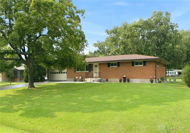 Photo 3 of Single family home for sale at 4186 Nedra Dr, Bellbrook, OH 45305 | MLS# 966384 | Listing updated on 2026-09-30
