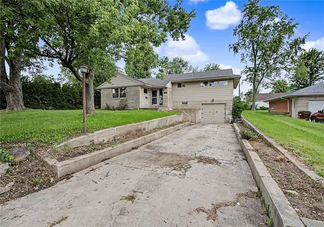 Photo 3 of Sale Pending at 306 E Meeker Ave, Greenville, OH 45331 | MLS# 966938 | Listing updated on 2026-09-02