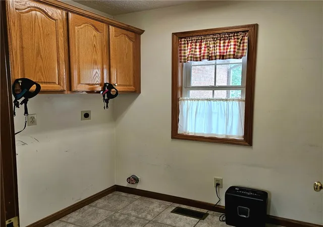 Photo 37 of Sale Pending at 12 Merry Robin Rd, Troy, OH 45373 | MLS# 966984 | Listing updated on 2026-09-13