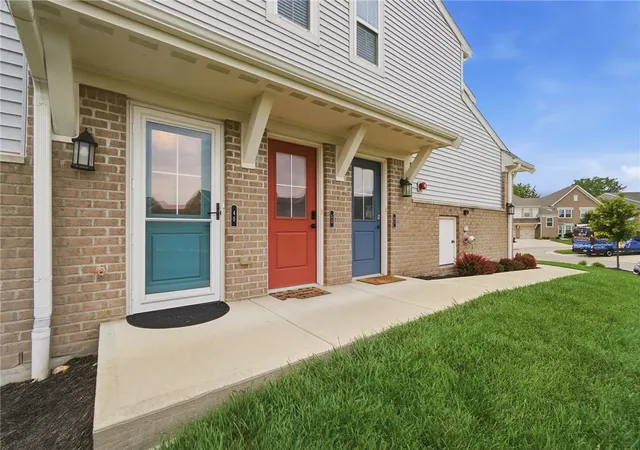 Listing Photo 4 - Condo for sale in building located at 45 N Old Pond Rd, Springboro, OH 45066