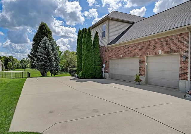 Photo 3 of Single family home for sale at 2054 Stablehand Dr, Dayton, OH 45458 | MLS# 966349 | Listing updated on 2026-10-01