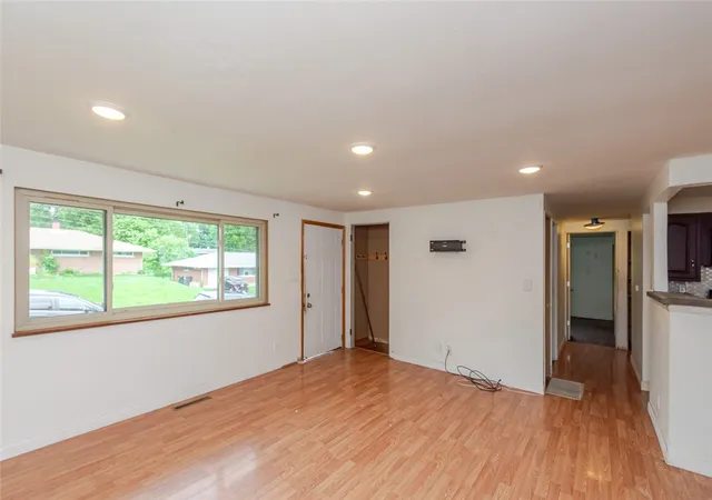 Photo 4 of Single family home for sale at 626 Upland Dr, Dayton, OH 45449 | MLS# 966971 | Listing updated on 2026-09-13