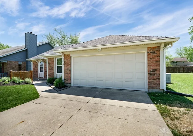 Photo 3 of Single family home for sale at 6214 Shull Rd, Dayton, OH 45424 | MLS# 967082 | Listing updated on 2026-09-12