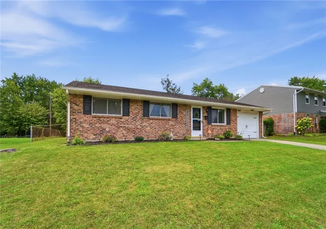 Photo 2 of Sale Pending at 7044 Safari Dr, Huber Heights, OH 45424 | MLS# 967045 | Listing updated on 2026-09-05