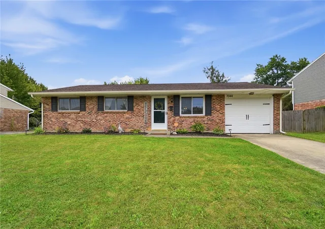Photo 3 of Sale Pending at 7044 Safari Dr, Huber Heights, OH 45424 | MLS# 967045 | Listing updated on 2026-09-05