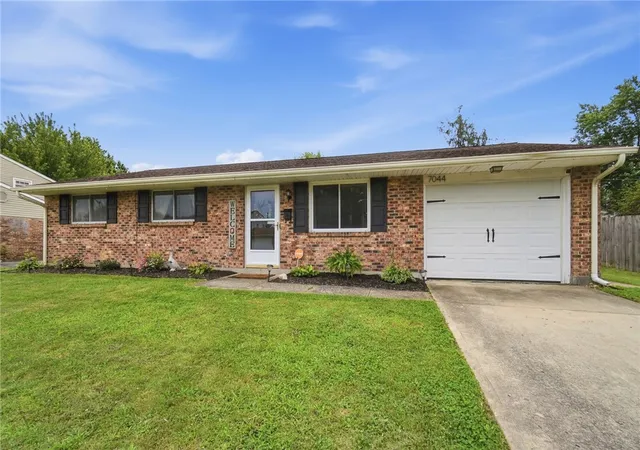 Photo 3 of Sale Pending at 7044 Safari Dr, Huber Heights, OH 45424 | MLS# 967045 | Listing updated on 2026-09-05