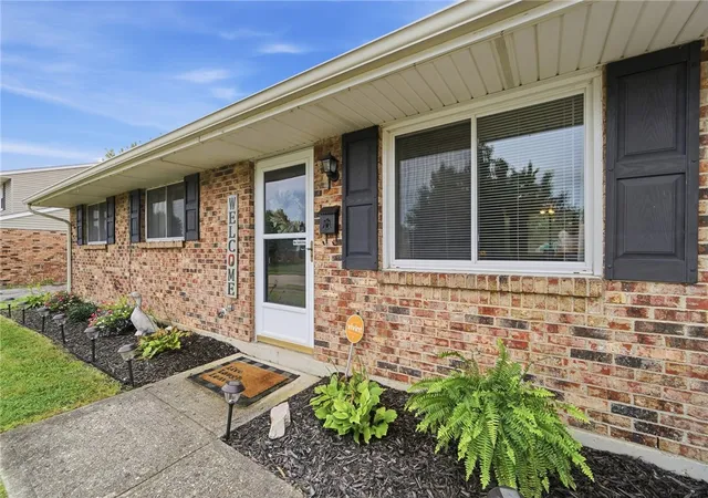 Photo 4 of Sale Pending at 7044 Safari Dr, Huber Heights, OH 45424 | MLS# 967045 | Listing updated on 2026-09-05