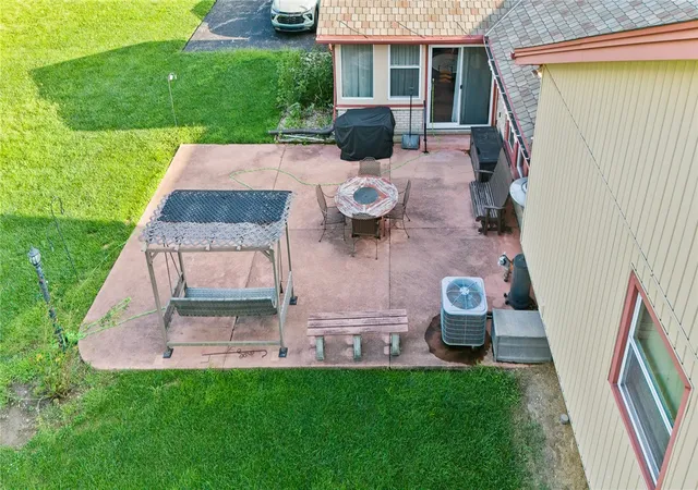 Photo 4 of Single family home for sale at 2425 Greenlawn Dr, Troy, OH 45373 | MLS# 967067 | Listing updated on 2026-09-28