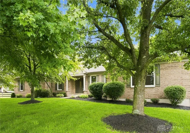 Photo 2 of Single family home for sale at 2338 Pointview Ct, Lebanon, OH 45036 | MLS# 967171 | Listing updated on 2026-10-06