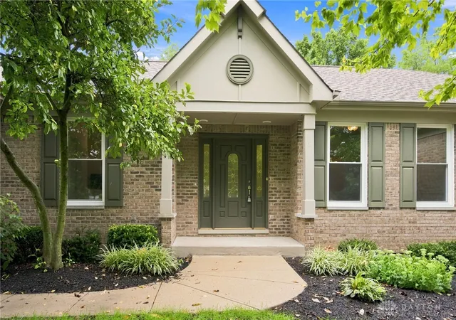Photo 3 of Single family home for sale at 2338 Pointview Ct, Lebanon, OH 45036 | MLS# 967171 | Listing updated on 2026-10-06