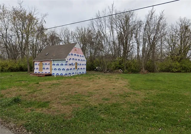 Photo 2 of Single family home for sale at 303 E 13th St, Lima, OH 45804 | MLS# 967176 | Listing updated on 2026-09-29