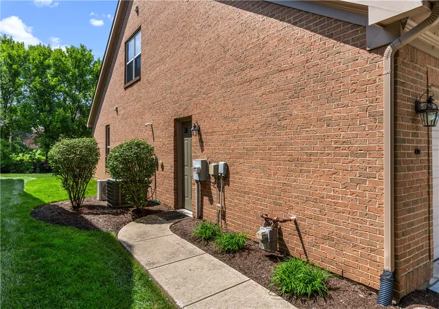 Photo 3 of Sale Pending at 1350 Little Yankee Run, Centerville, OH 45458 | MLS# 967177 | Listing updated on 2026-08-30