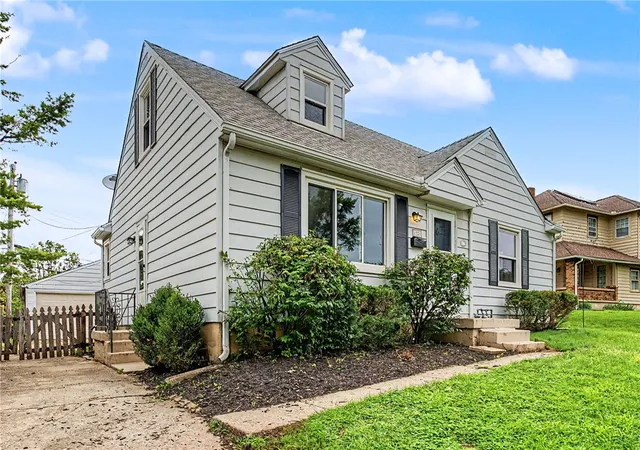 Photo 3 of Single family home for sale at 1221 Brookview Ave, Dayton, OH 45409 | MLS# 967000 | Listing updated on 2026-09-27