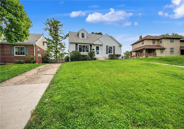 Photo 3 of Single family home for sale at 1221 Brookview Ave, Dayton, OH 45409 | MLS# 967000 | Listing updated on 2026-09-27