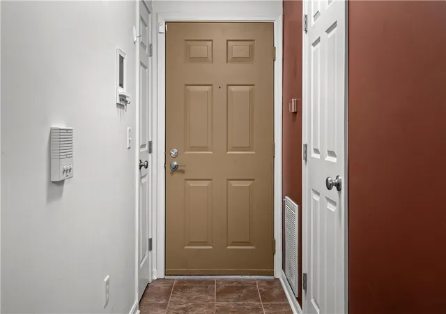 Listing Photo 5 - Condo for sale in building located at 1720 Waterstone Blvd, Miamisburg, OH 45342 - Unit #311