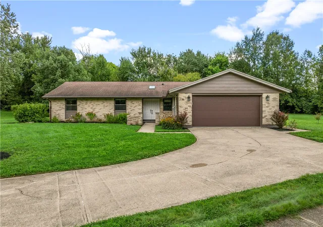 Photo 2 of Single family home for sale at 8695 Hide A Way Ln, Washington Twp, OH 45458 | MLS# 967205 | Listing updated on 2026-10-07