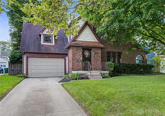 Photo 3 of Single family home for sale at 1820 Pembrook Rd, Springfield, OH 45504 | MLS# 967192 | Listing updated on 2026-09-13