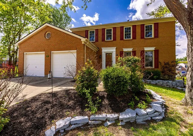 Photo 3 of Single family home for sale at 7497 Rolling Meadows Dr, West Chester Twp, OH 45069 | MLS# 967226 | Listing updated on 2026-09-28