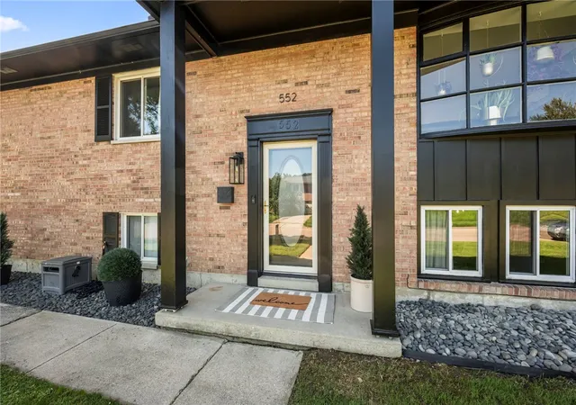 Photo 2 of Sale Pending at 552 Crestgrove Ave, Vandalia, OH 45377 | MLS# 967112 | Listing updated on 2026-09-01