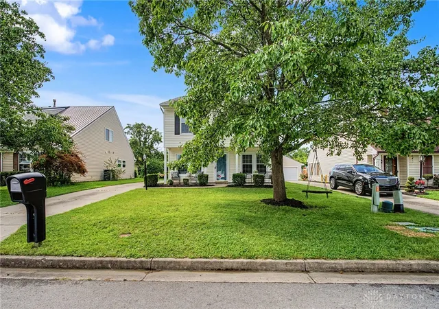 Photo 3 of Sale Pending at 1226 Sunset Dr, Englewood, OH 45322 | MLS# 967233 | Listing updated on 2026-09-13